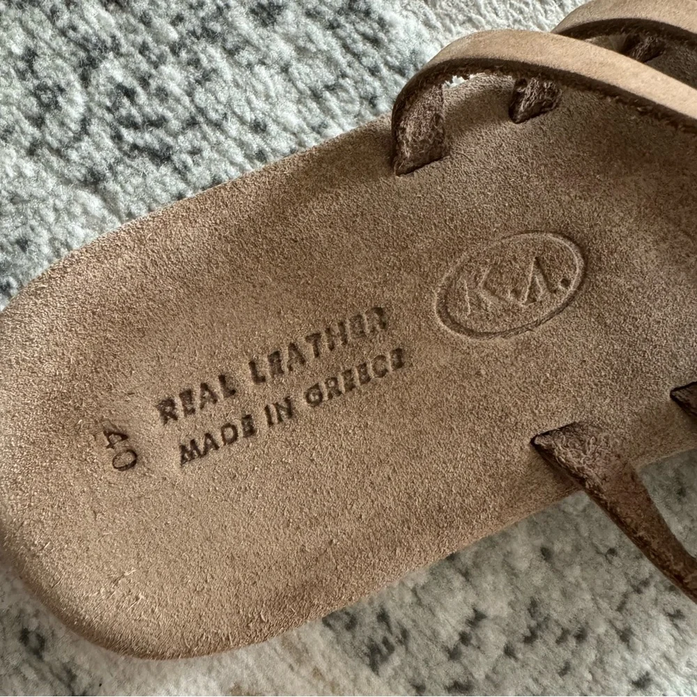 🆕 Greek taupe suede knot detail strappy flat sandals